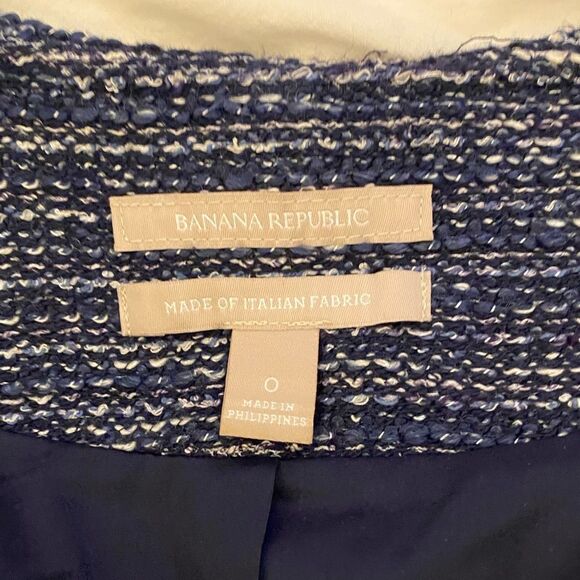 BANANA Republic jacket in very good condition. Size 0 - Picture 8 of 10